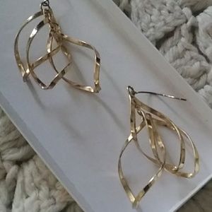 Gold Twirl earrings